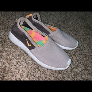 Nike slip on shoes